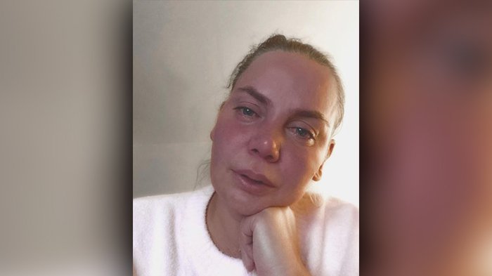 Oglasila se Jelena Dokić nikad bizarnijom porukom posle smrti oca Damira