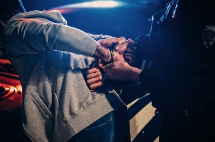 PAO DILER U NIŠKOJ BANJI! Policija mu u stanu našla OVE DROGE! Krio ih u zamrzivaču! (FOTO)