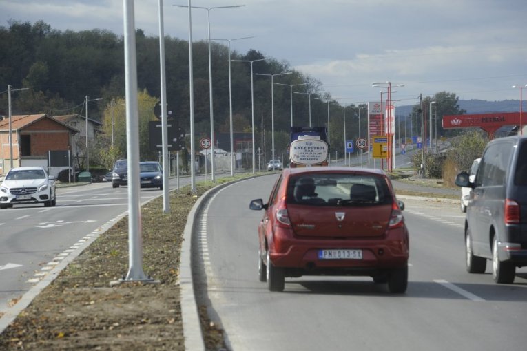 PUTEVI PROHODNI, A EVO KAKVO JE STANJE NA GRANICAMA! Oglasio se AMSS!