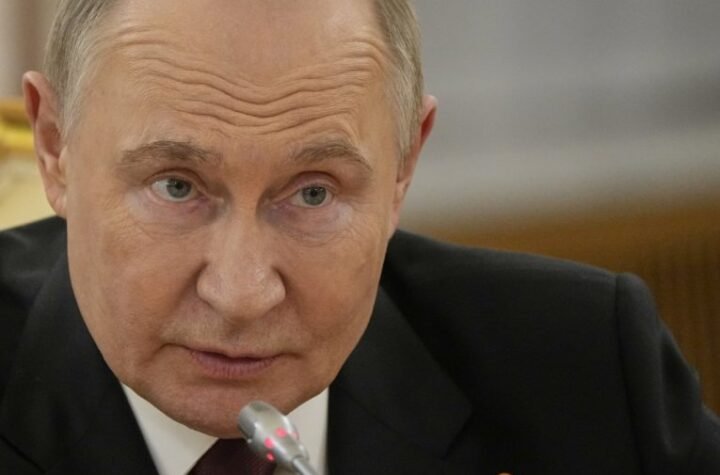 PUTIN NA PRIMIRJE ODGOVARA DRONOVIMA: Litvanac bez dlake na jeziku isprozivao predsednika Rusije