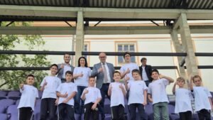 Praznik fudbala i šaha na stadionu RFK Grafičar: Veliki broj dece uživao u jedinstvenoj sportskoj manifestaciji 'Dva sveta, jedna igra'