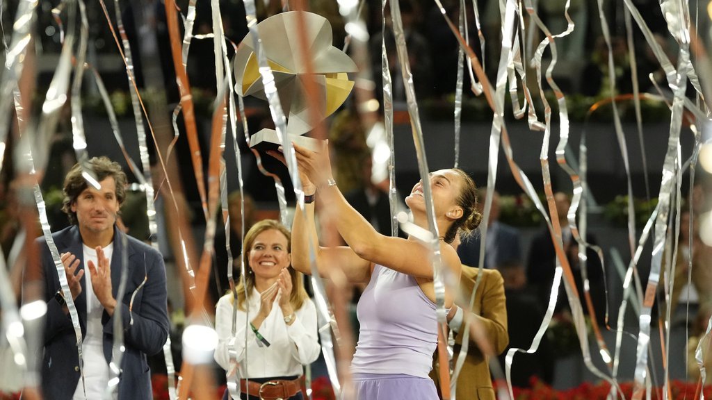 SABALENKA TREĆI PUT NA TRONU MADRIDA: Beloruskinja srušila Koko Gof i osvojila titulu (FOTO)