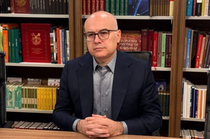 "ŠOLAKOV LJUBIMAC SANJA DA NAS POBEĐUJE" Lider SNS Vučević odgovorio Aleksiću: "Nek' ne brine za nas naprednjake, pobediće Srbija lažove i političke profitere"