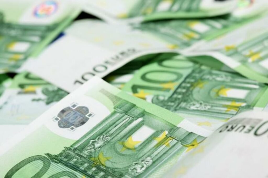 Stiže nova novčana pomoć države! Ovo su uslovi koje treba da ispunite