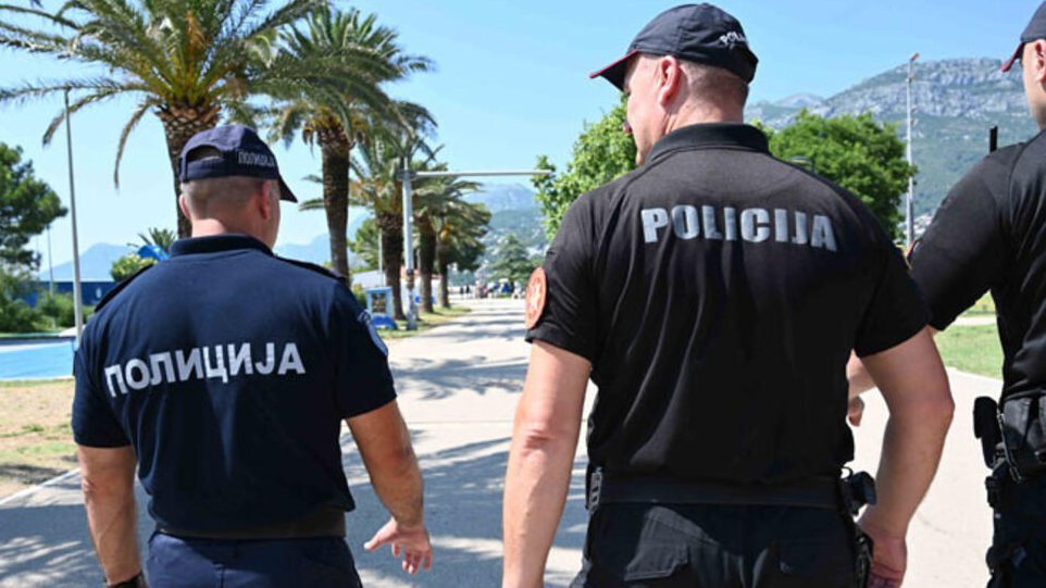 TRAGEDIJA U BUDVI: Devojka poginula tokom parasejlinga - Pala u vodu sa visine od 50 metara