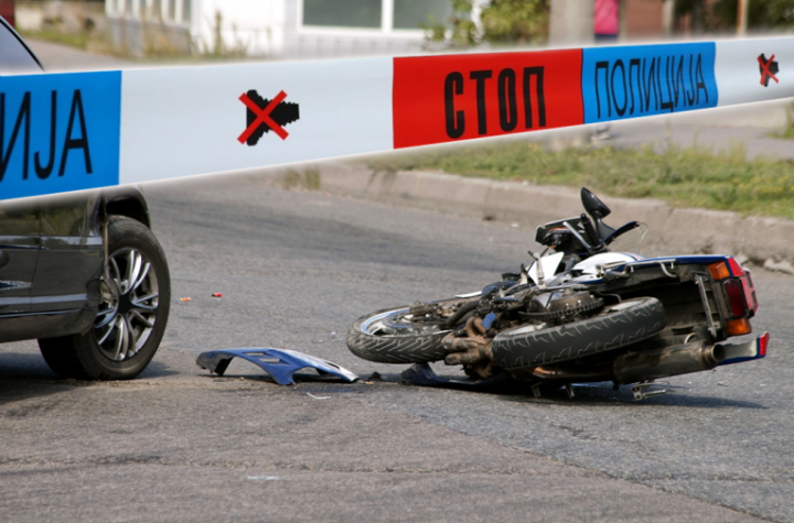 UDES NA ZVEZDARI! Povređen motociklista! (FOTO)