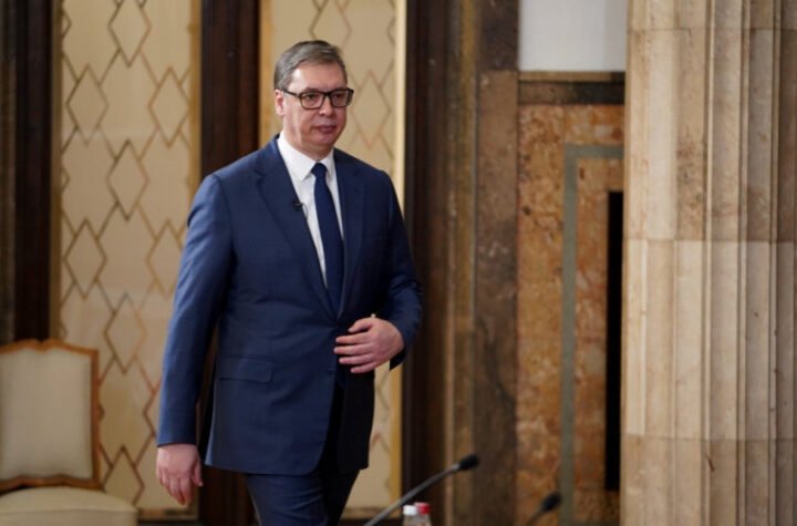 VUČIĆ VEČERAS GOSTUJE NA RTS!