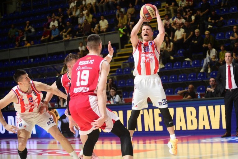ZVEZDA MERIDIANBET - SC DERBI: Crveno-beli gaze Podgoričane!