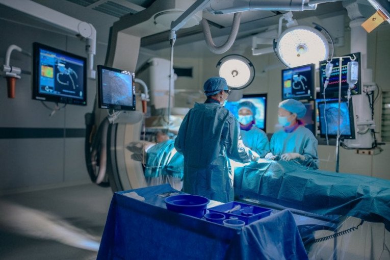 endovaskularna intervencija bedrene vene ukcv