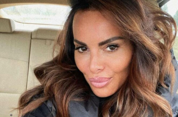 BIVŠA ŽENA ACE LUKASA ZAPALILA INSTAGRAM: Sonja Vuksanović pokazala vitku figuru dok se brčka u đakuziju! (FOTO)