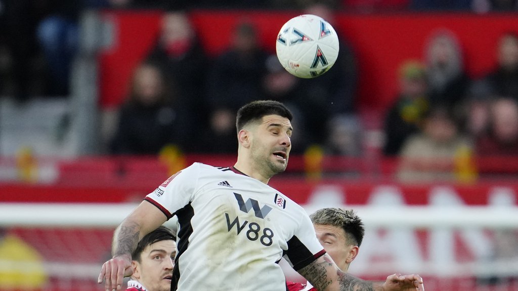 BOMBA - PRAVO NIOTKUDA! ALEKSANDAR MITROVIĆ BLIZU POTPISA! Bivši kapiten Srbije ubedio Mitrogola da dođe kod legendarnog trenera!