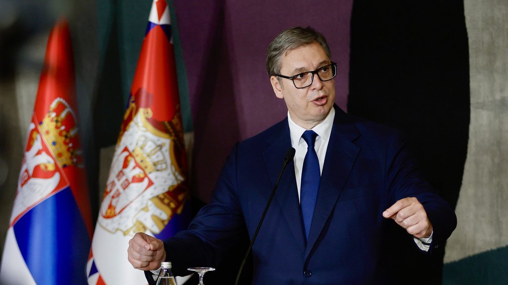 BUDITE UZ TV PINK I PINK.RS OD 22 SATA: Predsednik Vučić obratiće se javnosti