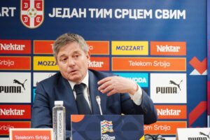 DRAGAN STOJKOVIĆ PIKSI NA KONFERENCIJI: Mitrović je istinska legenda, ima mnogo lažnih!