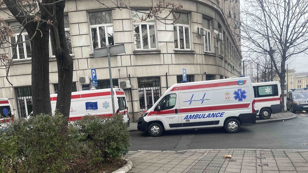 Jedna osoba povređena u Beogradu: Pijani masovno zvali Hitnu pomoć