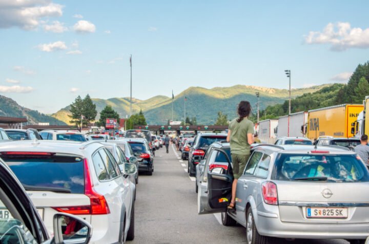 KOLAPS NA ULAZU U BEOGRAD! Automobili stoje u kilometarskim kolonama - NAJVEĆI HAOS SE TEK OČEKUJE! PAKAO I NA GRANICAMA!