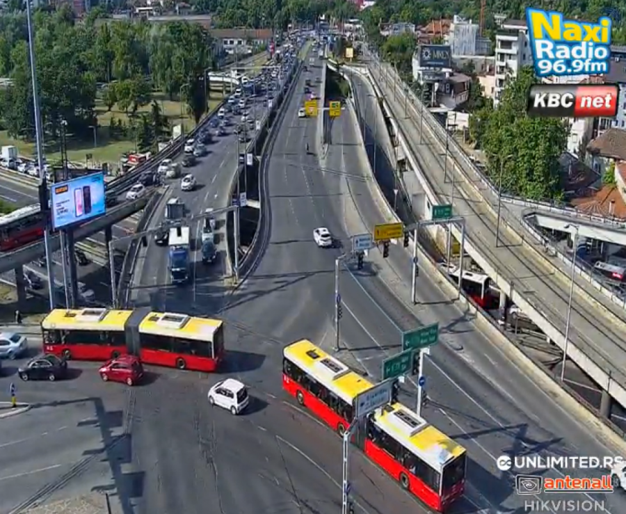 KOLAPS U OVIM DELOVIMA BEOGRADA! Stvorene kilometarske kolone, vozila mile (FOTO)
