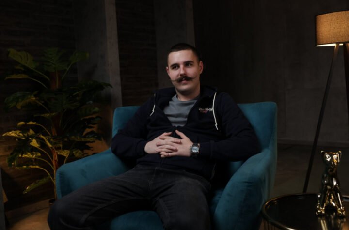 NAŠ PEVAŠ NAPUŠTA ESTRADU, NAKON VELIKOG SLOMA, DONEO ODLUKU: U zvaničnom saopštenju otkrio ISTINU šta mu se desilo!