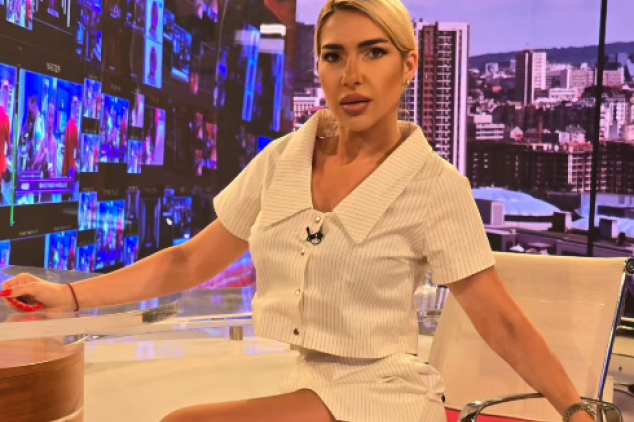 NE, NIJE TO ĐAVO, TO SAM JA! Jovani Jeremić ovo nikada nije pošlo za rukom, ali KONAČNO JE USPELA!