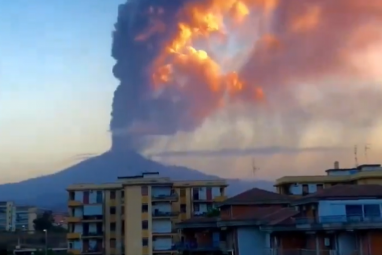 NE OTVARAJTE PROZORE! U SRBIJI DANAS NAJVEĆA KONCENTRACIJA OVIH ČESTICA! Skoro cela zemlja u crvenom ZBOG ERUPCIJE ETNE