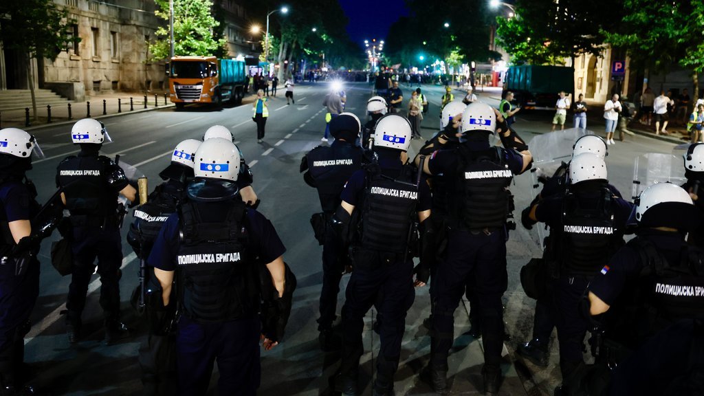 NOVINAR BI ZA OVU REČENICU U SVAKOJ DRŽAVI ZAVRŠIO U ZATVORU: Policiju i tužilaštvo koji rade svoj posao naziva 'odmetnuti deo'