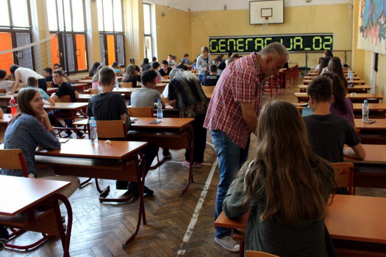 OBJAVLJENA REŠENJA TESTOVA IZ IZBORBNIH PREDMETA: Ovo su tačni odgovori iz istorije, geografije, hemije, biologije i fizike