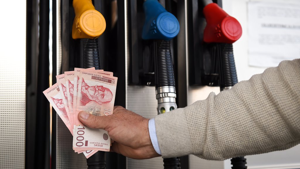 OBJAVLJENE NOVE CENE GORIVA: Evo koliko ćemo plaćati benzin i dizel do sledećeg petka