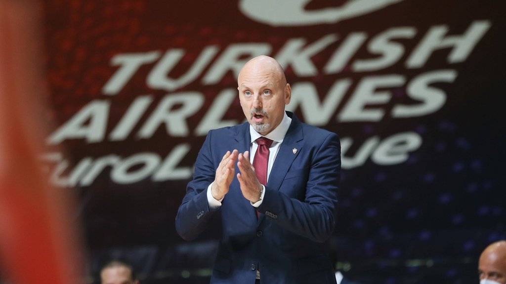 OBRADOVIĆ SLEDEĆE SEZONE PONOVO U EVROLIGI! Čuvenog Srbina ćemo ponovo gledati protiv Crvene zvezde i Partizana