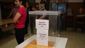 OPOZICIONARI PORUČUJU BLOKADERIMA U ZAJEČARU: Jako ste se neozbiljno poneli što ste proglasili pobedu sa pola prebrojanih glasova! (FOTO)