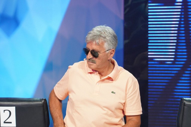 OPTUŽIO BARBARU BOBAK DA MU JE PREPEVALA PESMU, UPERIO PRST U BOSANCA! Ko je zapravo Kuki!? Otpevao mnoge hitove, a da to niste znali!