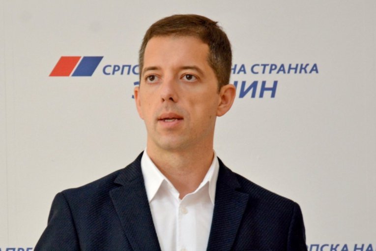 "OVO NE SME DA PROĐE NEKAŽNJENO"! Đurić pozvao međunarodnu zajednicu da reaguje na prisilno iseljavanje Srba iz Leposavića!