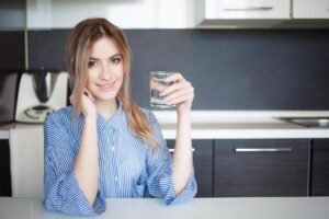 Očistite debelo crevo kao od šale: Samo pred spavanje popijte ovaj napitak, izbacićete sve loše iz tela