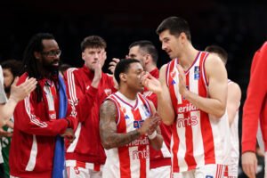 POZNATI GRČKI NOVINAR STAO U "ODBRANU" ZVEZDE: Jednom rečenicom opisao je eliminaciju crveno-belih