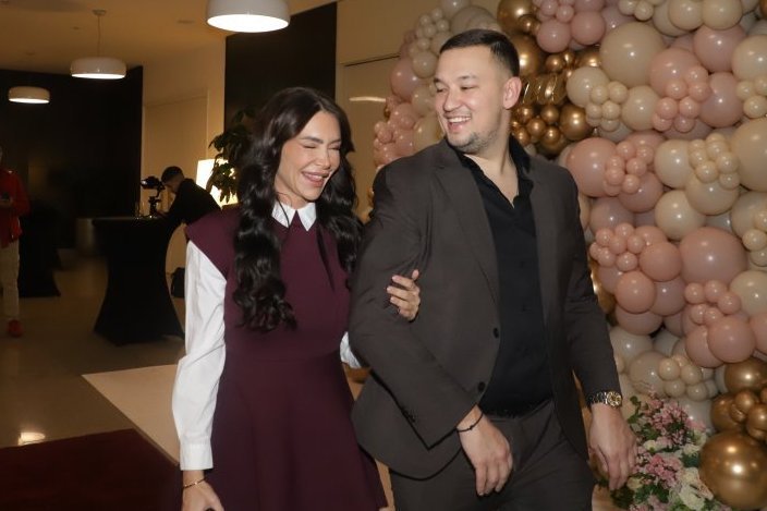 PRVA IZJAVA UROŠA ŽIVKOVIĆA NAKON ŠTO JE POSTAO OTAC! Pevač prolio more suza pa otkrio u KAKVOM JE JOVANA STANJU!