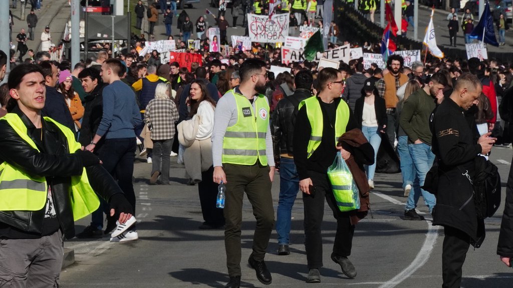 SKANDAL! Ideolog blokadera poručio: Nažalost puške nemamo, a da ih imamo, sve bi pobili