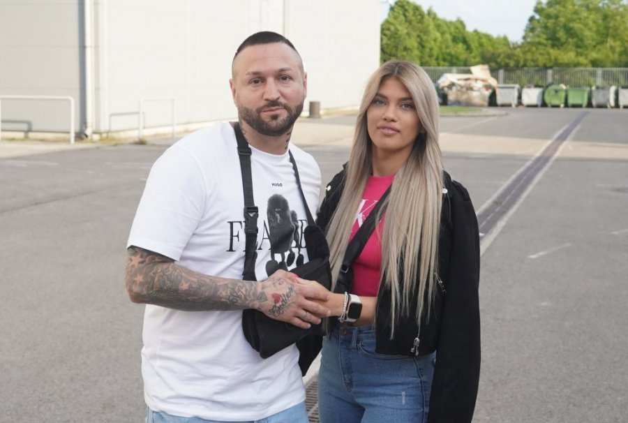 ŠOK, ANONIMNA LEPOTICA SE BAŠKARI NA ZADNJEM SEDIŠTU! Snimak iz auta PODIGAO JAVNOST NA NOGE - Miona i Ša STAVILI TAČKU NA VEZU?! (FOTO)