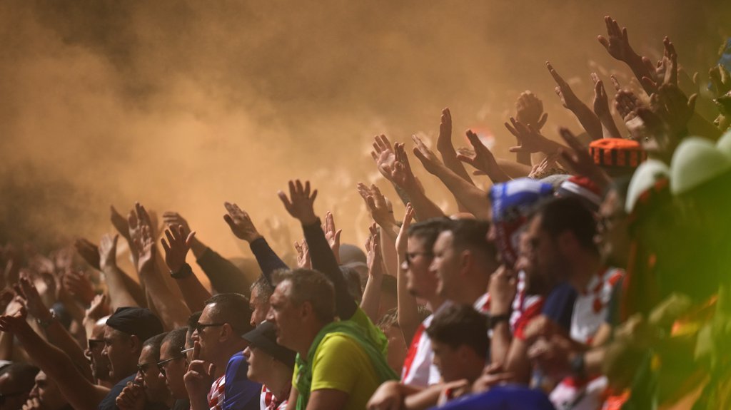 SRAMAN POTEZ PROVOKATORA SA KIM! Novinar kog je UEFA izbacila sa Eura se oglasio pred utakmicu Alabija - Srbija