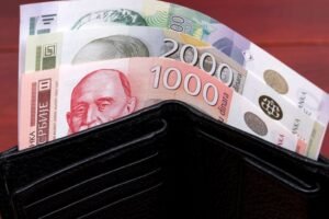 SRBIJA PREPLAVLJENA LAŽNIM NOVČANICAMA! Evo kojih apoena ima najviše i kako da ih prepoznate! Posebno se čuvajte LAŽNJAKA IZ DVA DELA!