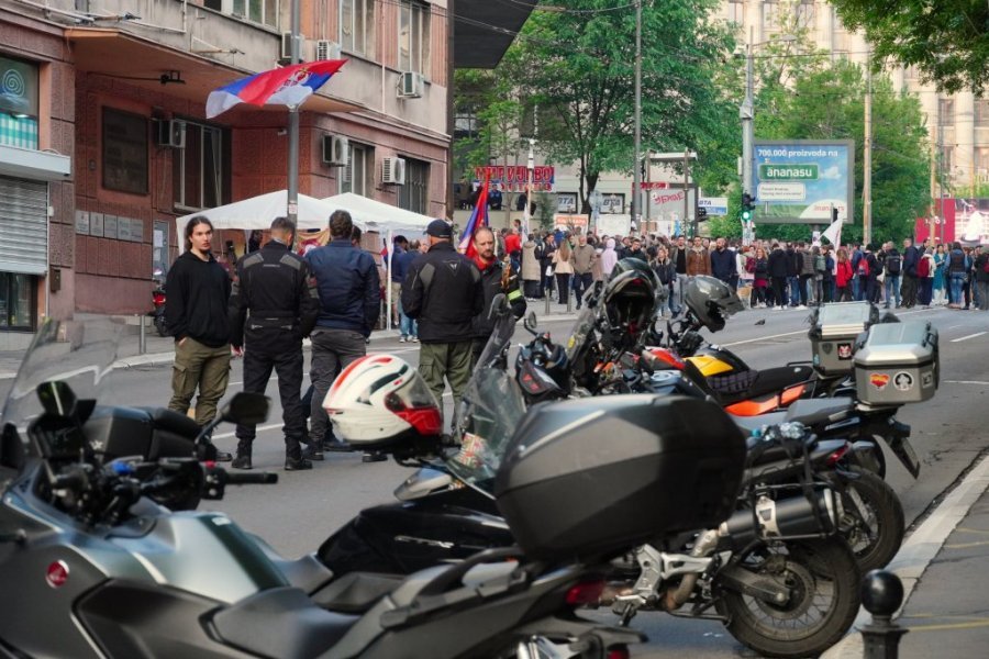 STUDENTI-FOTELJAŠI PONOVO MALTRETIRAJU GRAĐANE! Organizuju proteste širom Srbije, cilj je jedan - rušenje Vučića