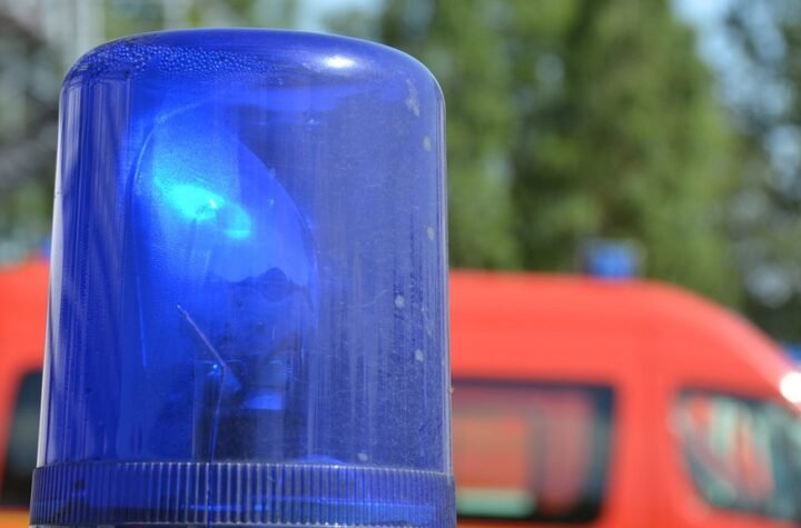 SUDARILI SE KAMION I DVA AUTOMOBILA Teška nesreća kod Nikšića: Jedna osoba poginula