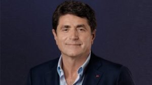 Svestan da ne može da pobedi na izborima i ulicom tajkun Šolak krenuo u novu kampanju!
