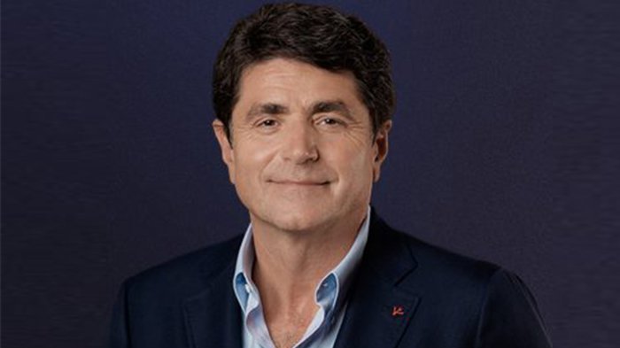 Svestan da ne može da pobedi na izborima i ulicom tajkun Šolak krenuo u novu kampanju!