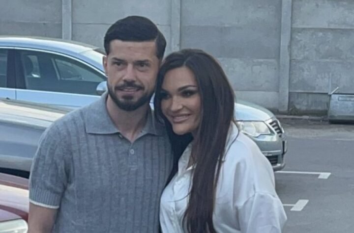 TAMARA MILUTINOVIĆ SA SUPRUGOM DOŠLA PO PELCER ZA MUŠKO DETE! Šok, pevačica ponosno pokazala ŠTA JE UZELA od Uroša Živkovića!