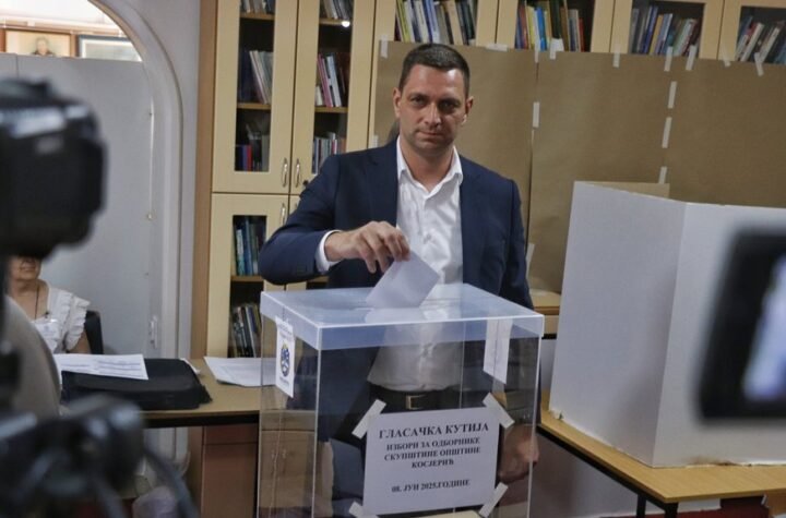 TERORISTIČI AKT BLOKADRA U KOSJERIĆU: Na točku auta Žarka Đokića odvrnuti štafovi