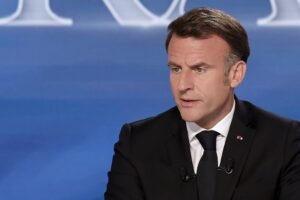 TINEJDŽER SMRTNO IZBO PRIPADNIKA OSOBLJA ŠKOLE: Makron najavio radikalnu meru, bez obzira šta kaže EU