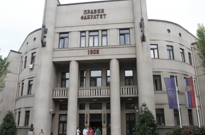 TRAŽI SE PRITVOR ZA NASILNIKA SA PRAVNOG FAKULTETA! Napao profesorku, kolegu i pripadnika obezbeđenja!