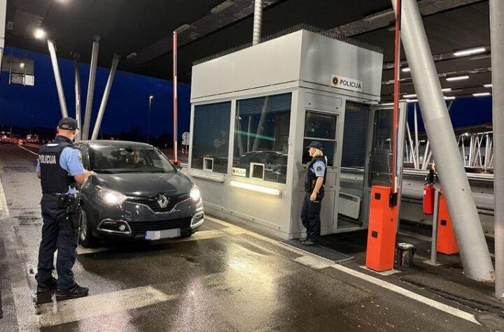 ZAVIRITE U PASOŠ AKO NE ŽELITE DA VAS VRATE SA GRANICE: Mnogo Srba ne obrati pažnju na ovu sitnicu pa PRED CARINIKOM NASTANE HISTERIJA