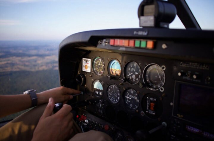 BIZARNA TRAGEDIJA: Srušio se avion kod planine, putnica prošla bez ogrebotine, a pilot POGINUO