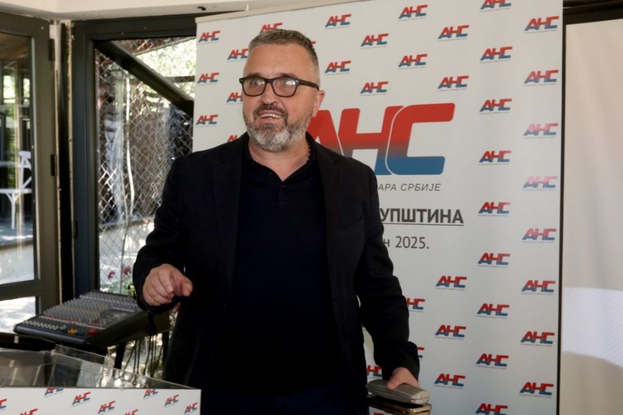 BLOKADERI NAPALI KUĆU OCA I DEDE DRAGANA J. VUČIĆEVIĆA U IVANJICI!