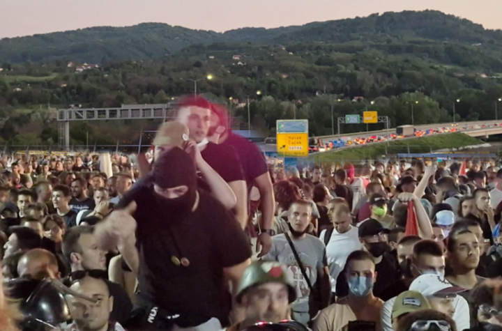 BLOKADERSKO NASILJE NE ZNA ZA GRANICE! Planiraju da blokiraju auto-put i terorišu hiljade ljudi koji idu na odmor