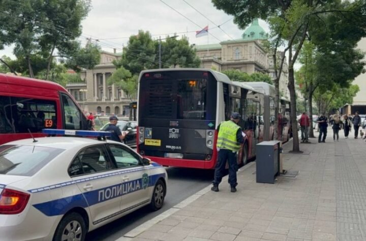 ČAK ŠEST LINIJA GRADSKOG PREVOZA MENJA TRASU! Zatvara se nekoliko ulica - i u Železniku radovi!